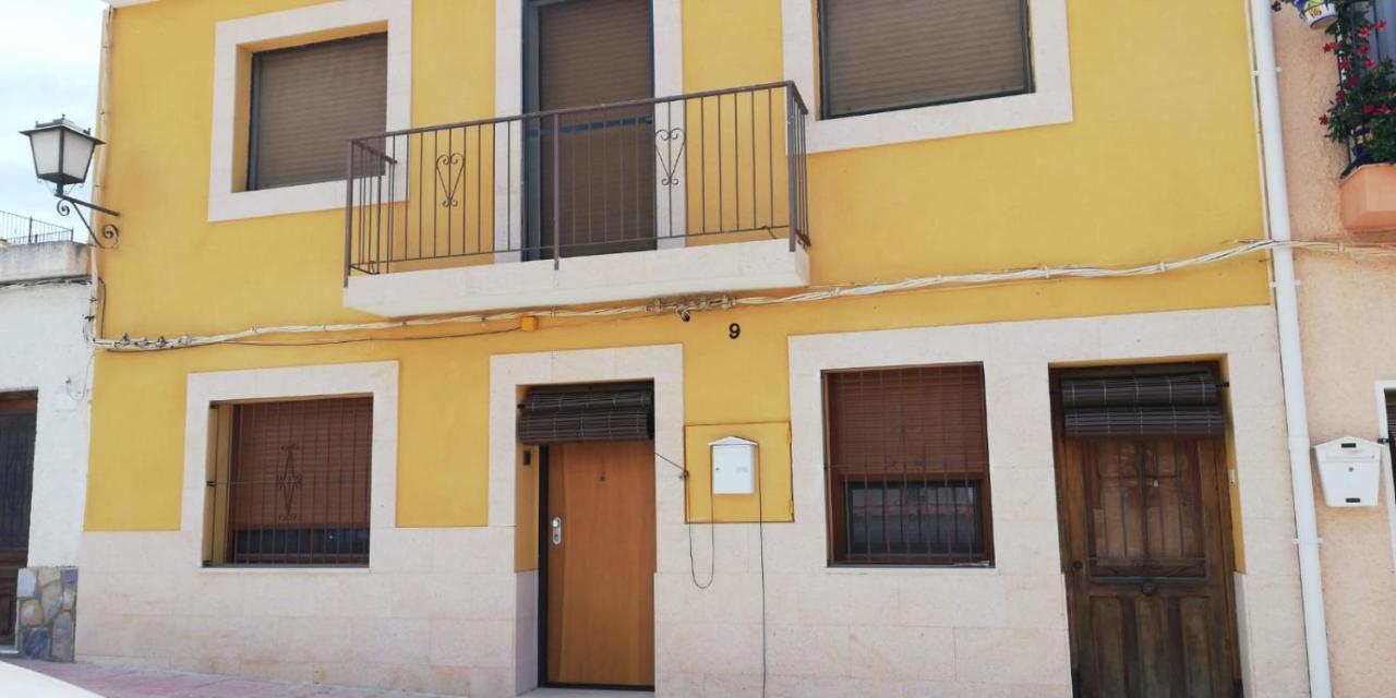 Casa Con Terraza/Confortable House With Terrace Aigues Екстериор снимка
