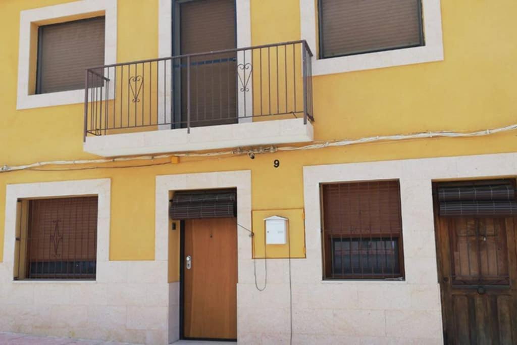 Casa Con Terraza/Confortable House With Terrace Aigues Екстериор снимка